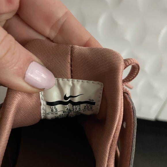 NIKE AIR HUARACHE RUN | ROSE GOLD - Picture 6 of 6